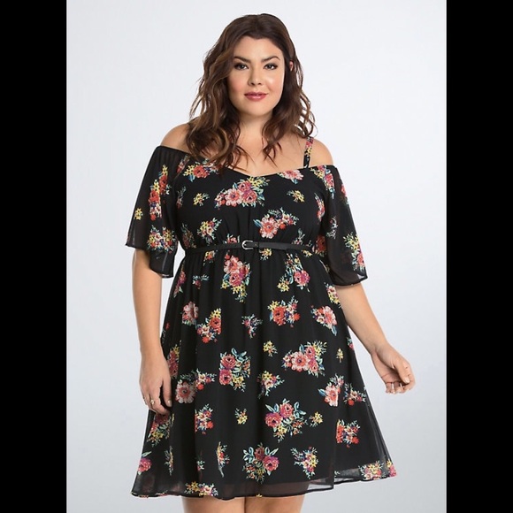 torrid Dresses & Skirts - ⬇️Floral chiffon cold shoulder dress